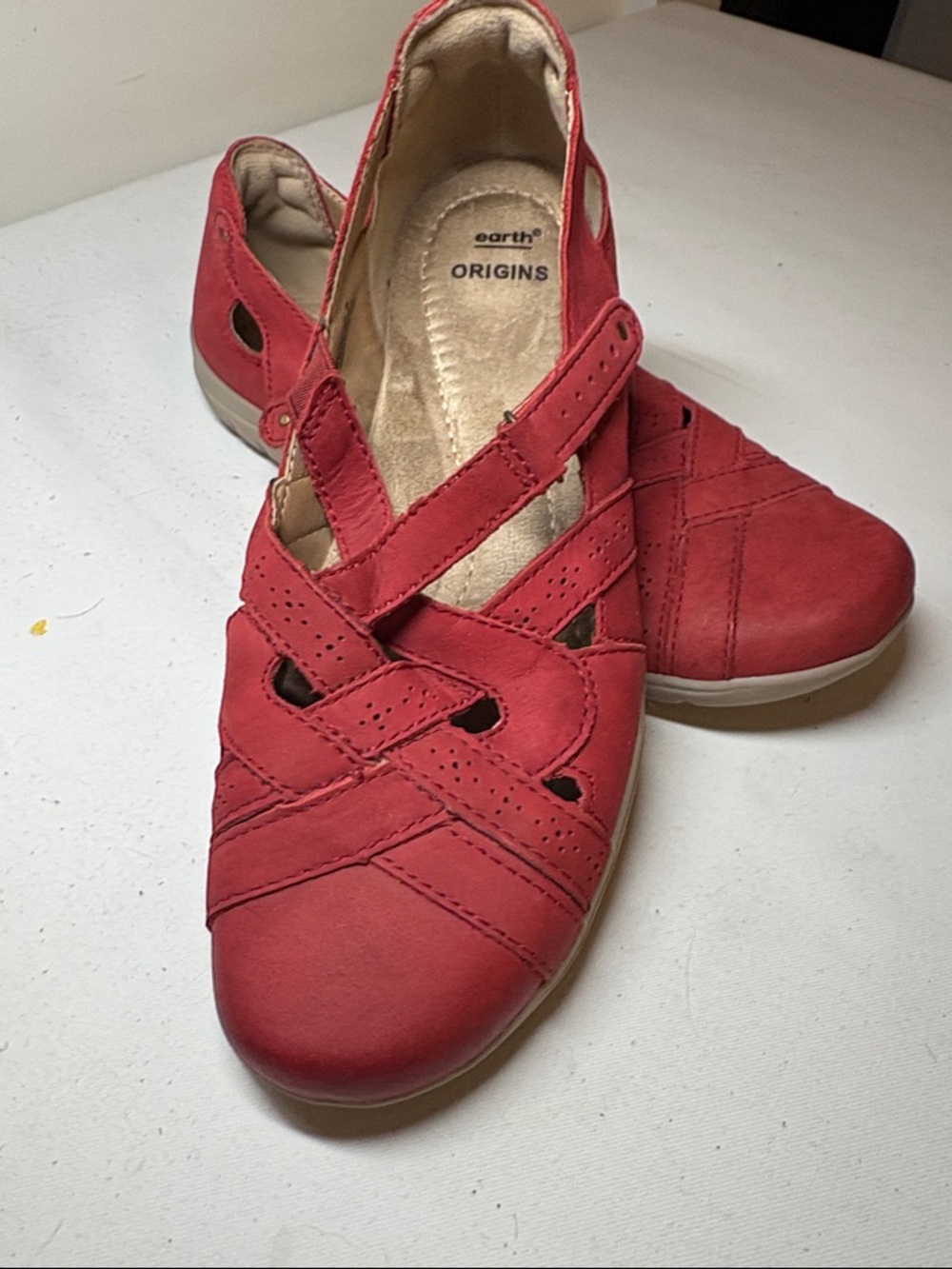 Earth Origins Red Leather Cross-Strap Comfort Flats Size 8